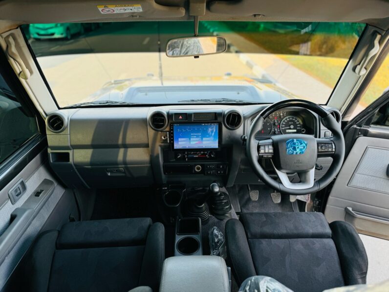 Toyota Land Cruiser pick up