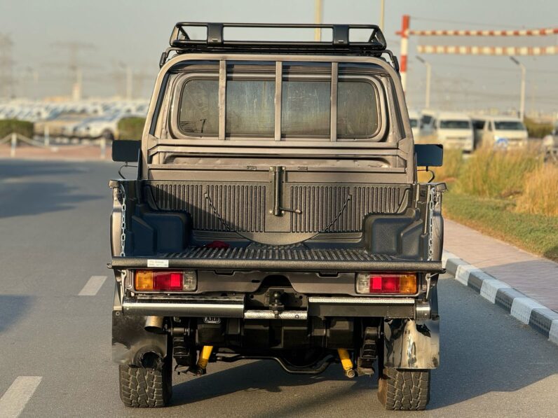 Toyota Land Cruiser pick up