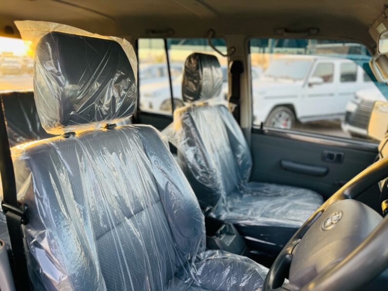 Toyota Land Cruiser HardTop