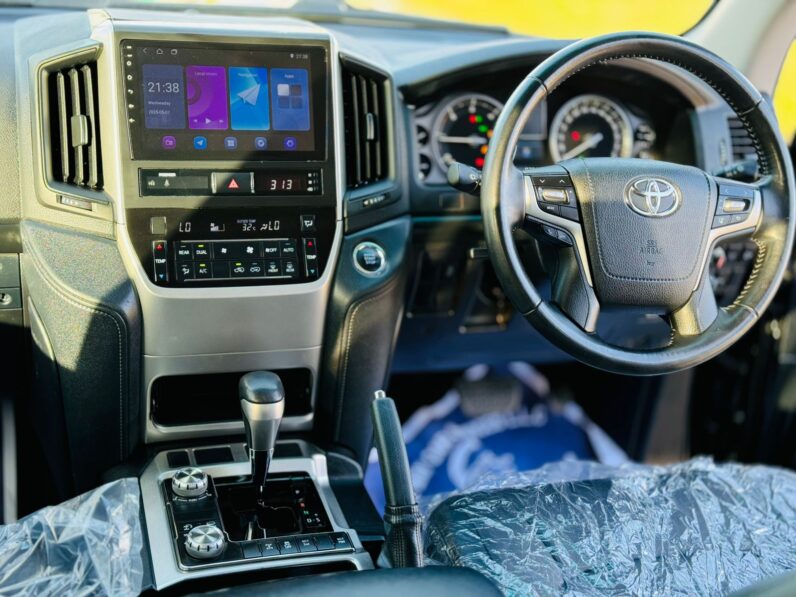 Toyota Land Cruiser Black
