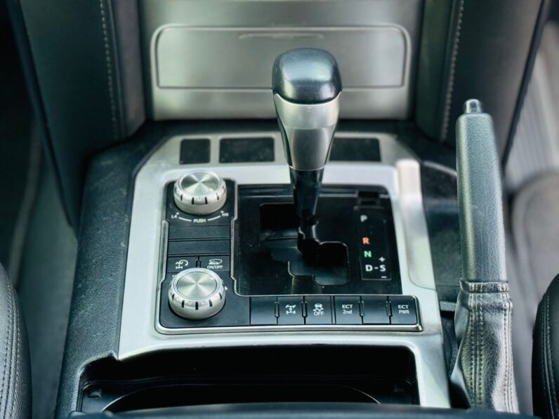Toyota Land Cruiser VXR