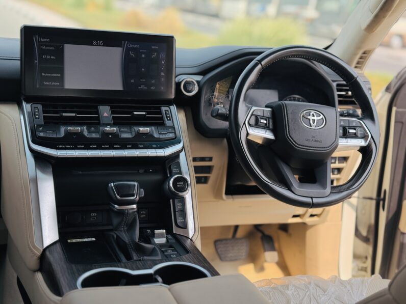 Toyota land cruiser vxr