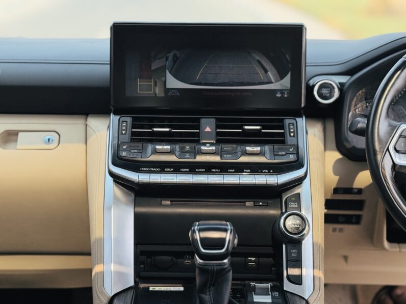 Toyota land cruiser vxr