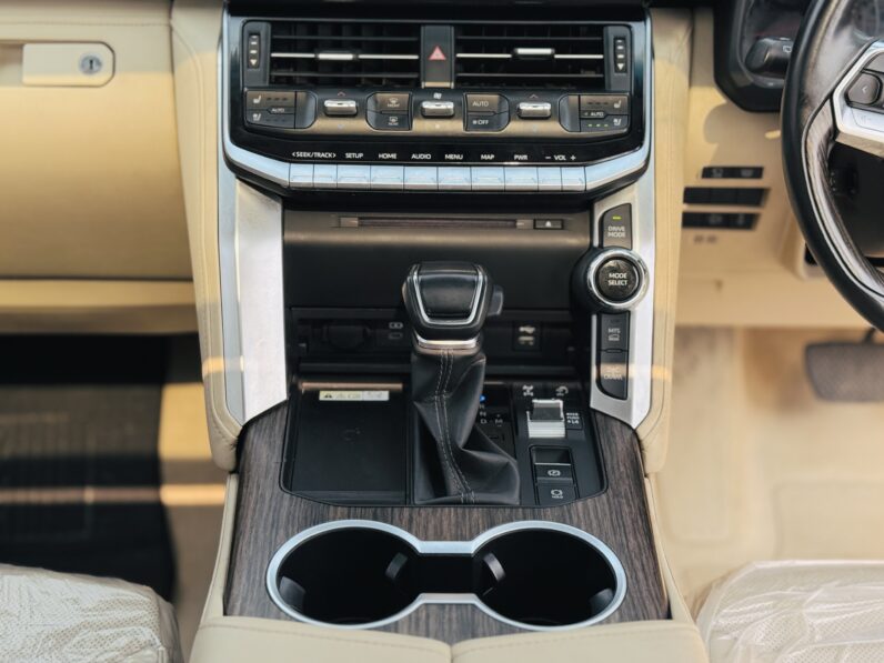 Toyota land cruiser vxr