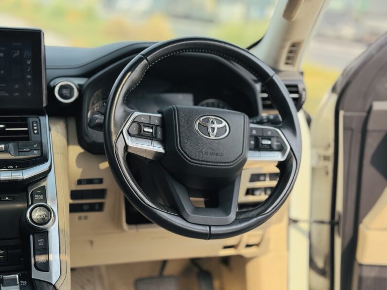 Toyota land cruiser vxr