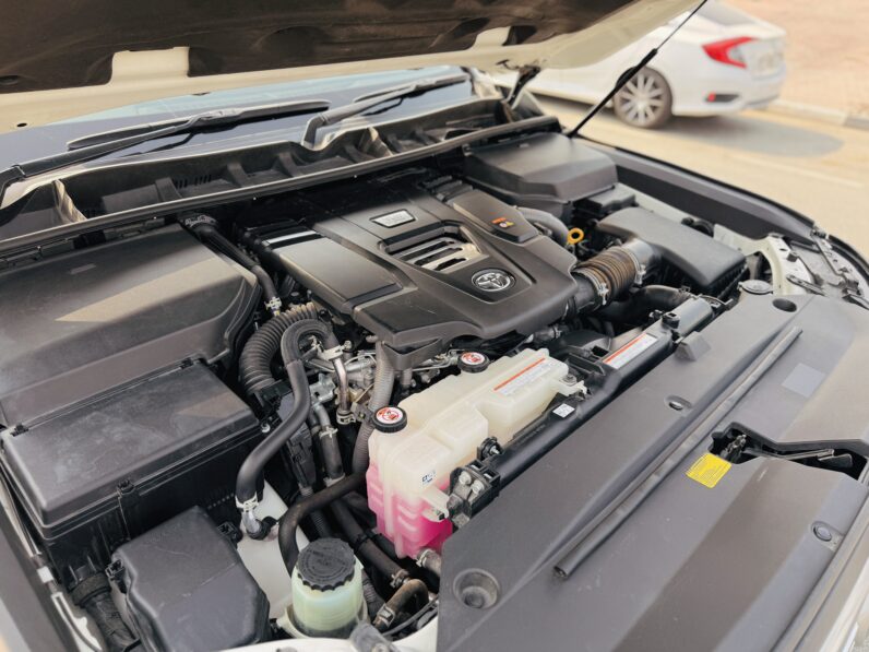 Toyota land cruiser vxr