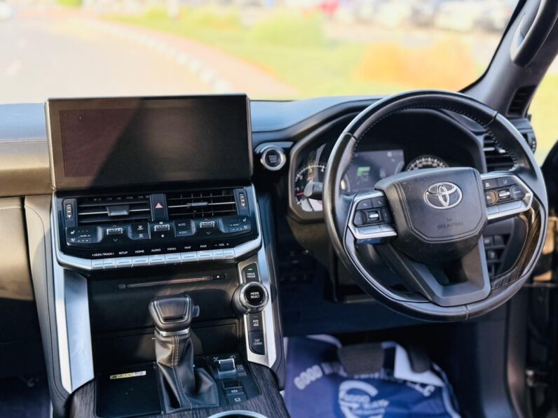 Toyota Land Cruiser VXR